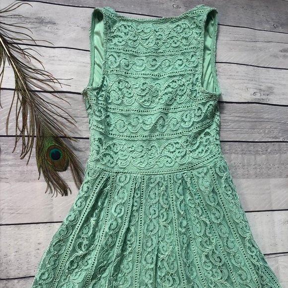 Francesca's Collections Lace Dress, Size M - Picture 4 of 10